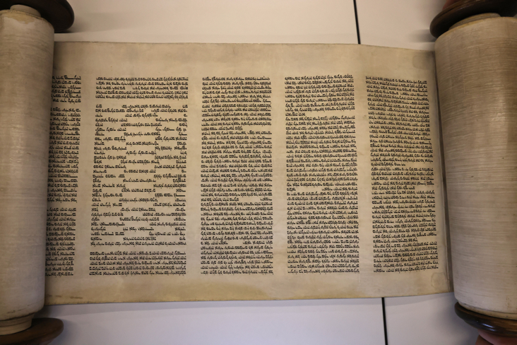 Scroll Image