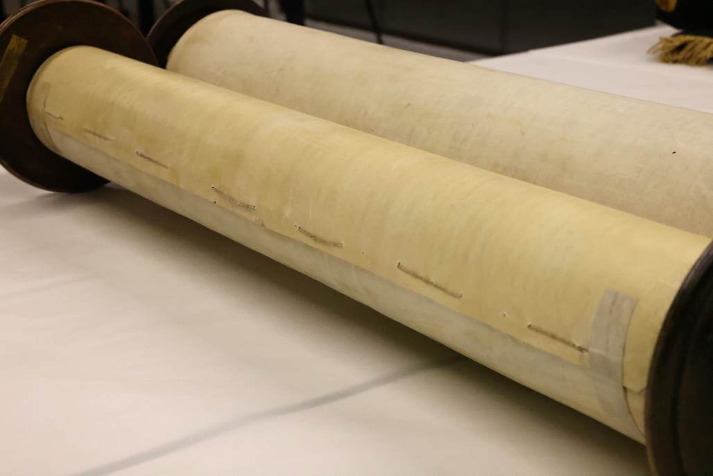 Scroll Image