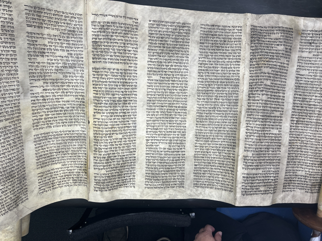Scroll Image