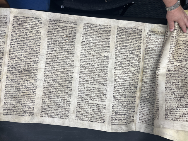 Scroll Image
