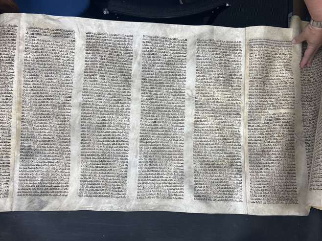 Scroll Image