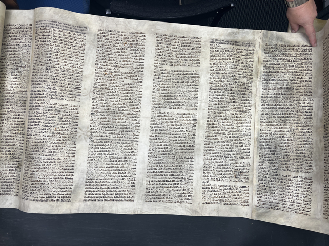 Scroll Image