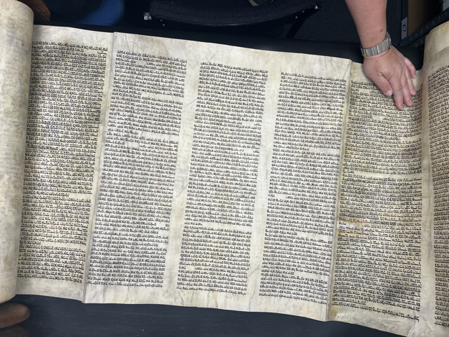 Scroll Image