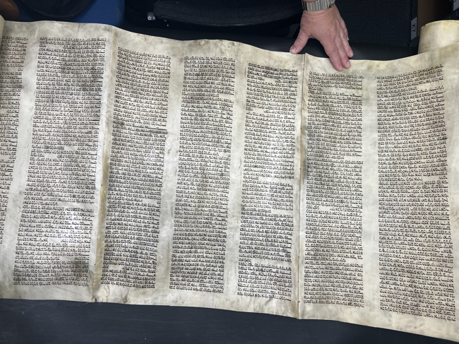 Scroll Image
