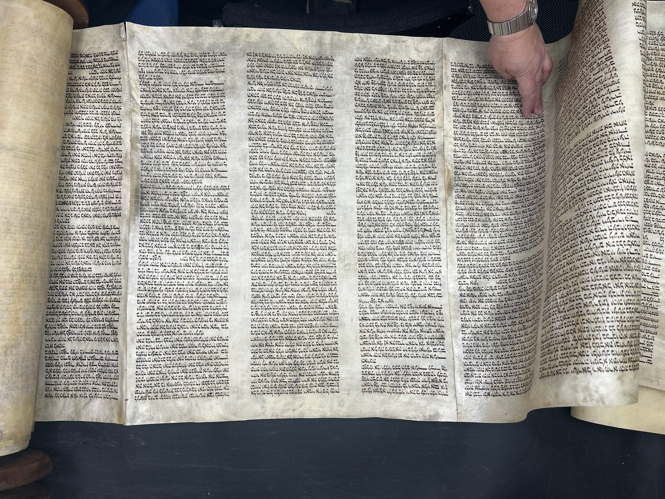 Scroll Image