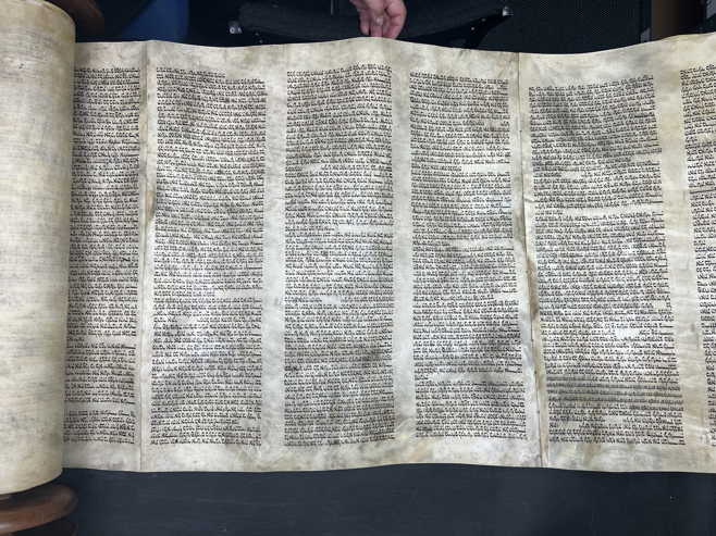 Scroll Image