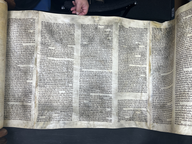 Scroll Image