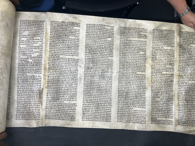 Scroll Image
