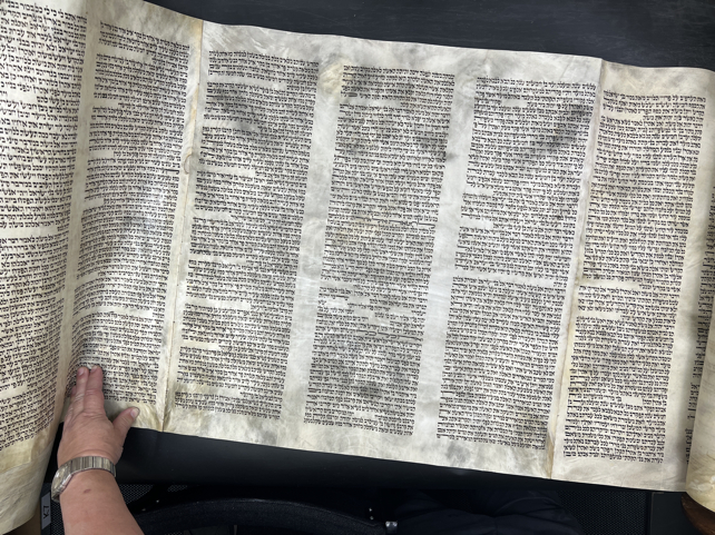 Scroll Image