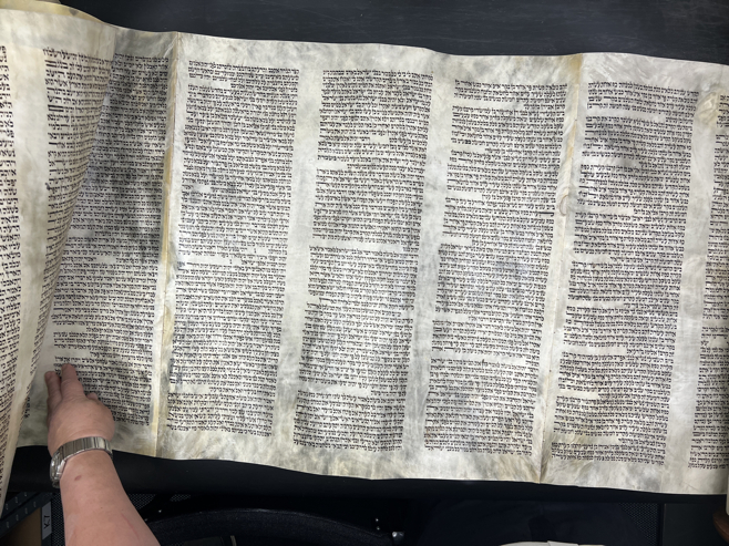 Scroll Image