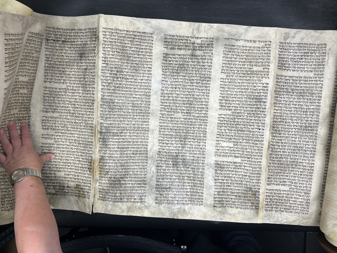 Scroll Image