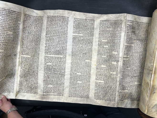 Scroll Image