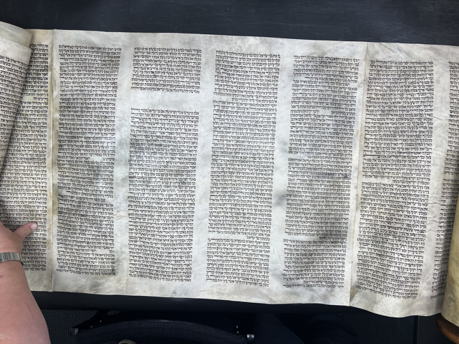 Scroll Image