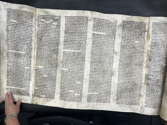 Scroll Image