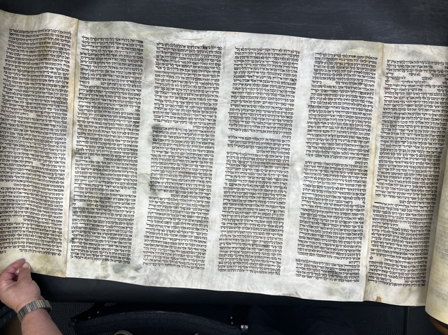 Scroll Image