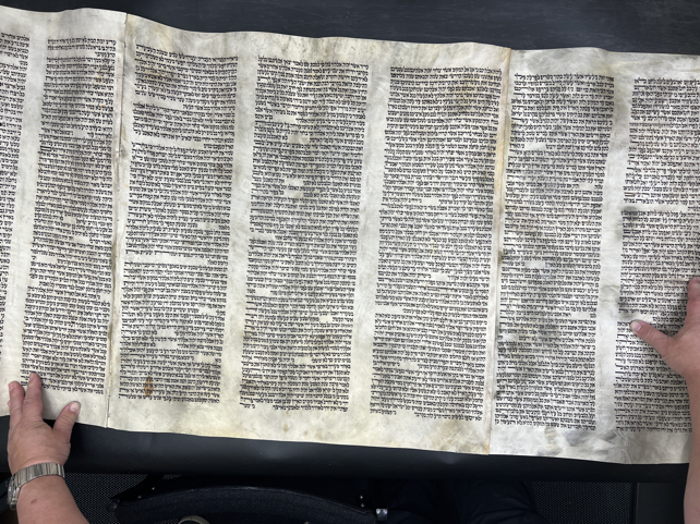 Scroll Image