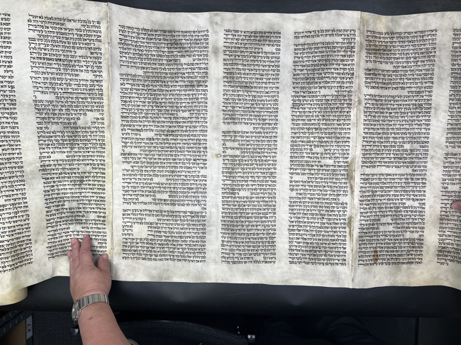 Scroll Image