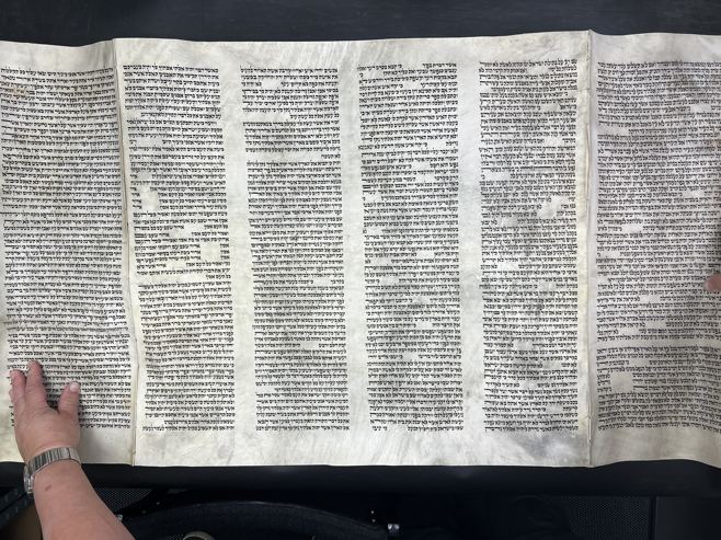 Scroll Image