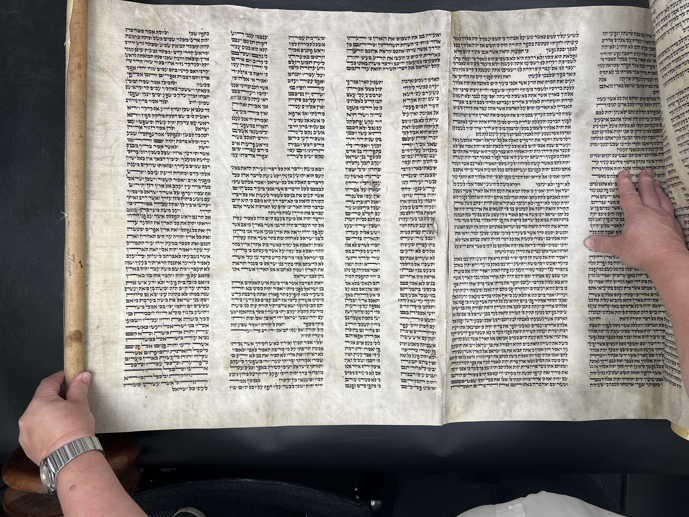Scroll Image