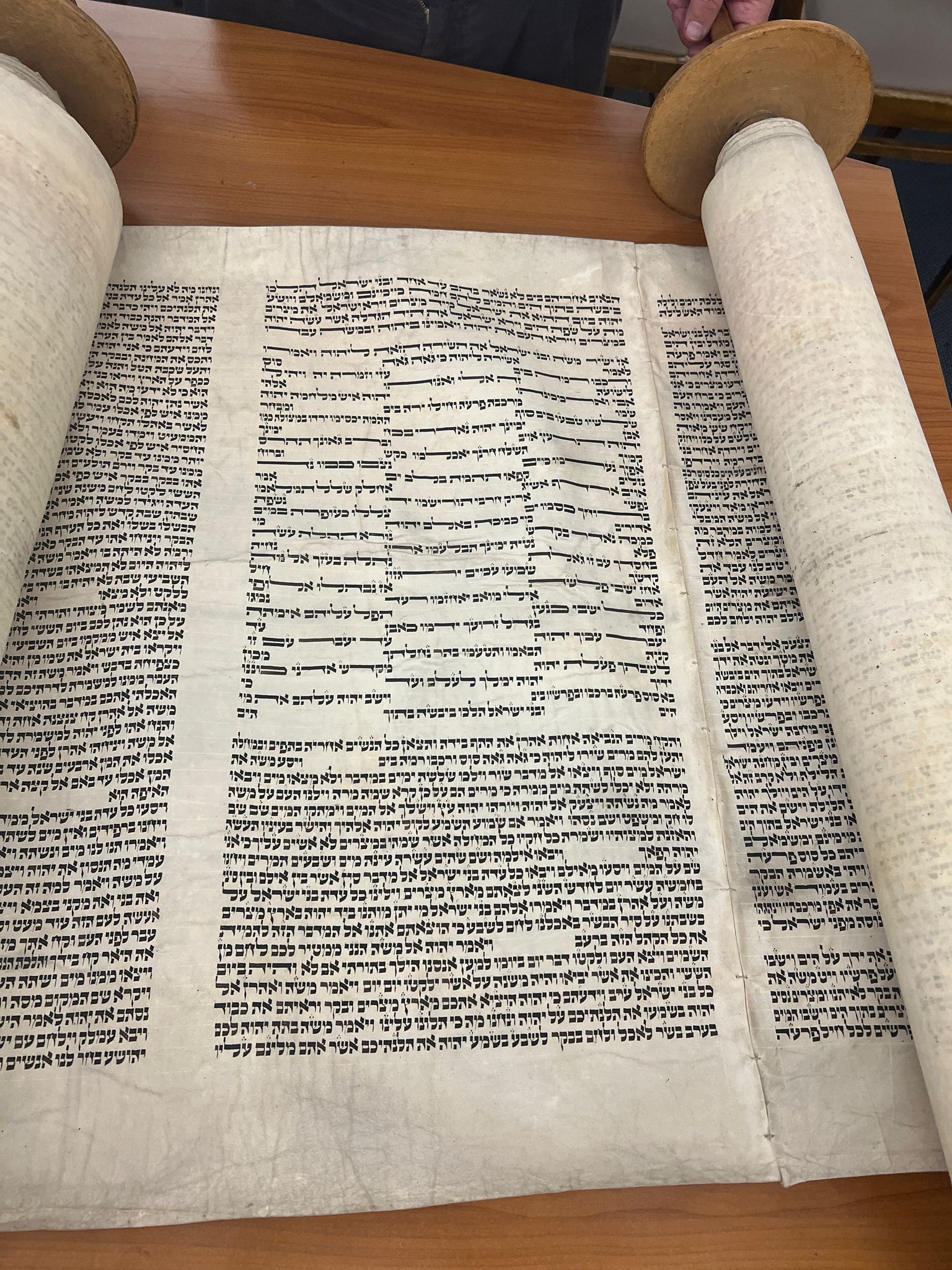 Scroll Image