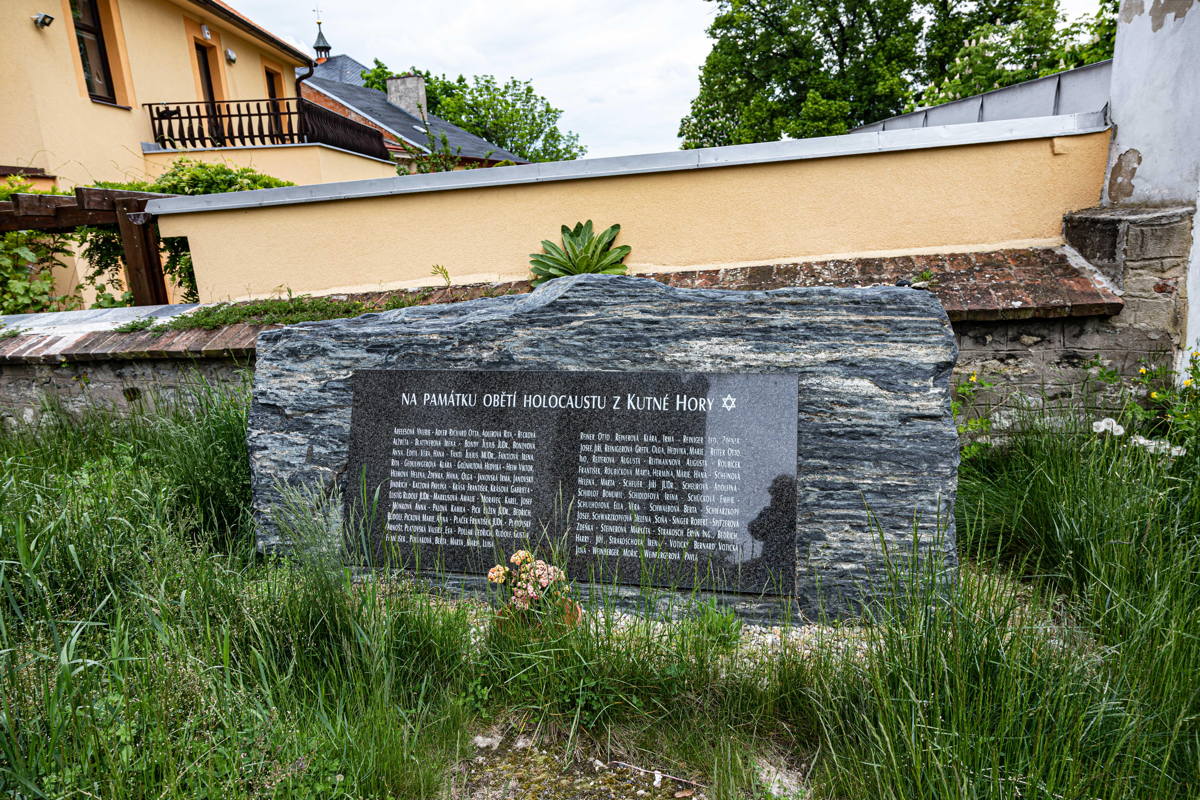 Memorial to those who died in the Shoah