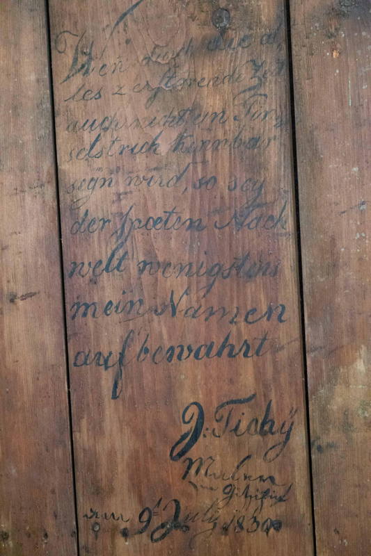 Inscription inside ark in German