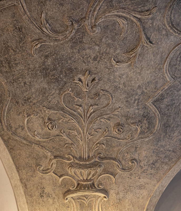 Sculpted Moravian motif on ceiling and arches