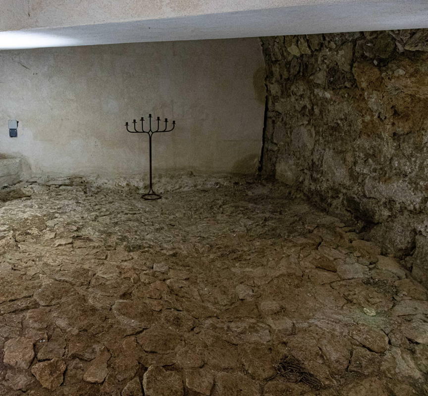 Landing before reaching the Mikvah